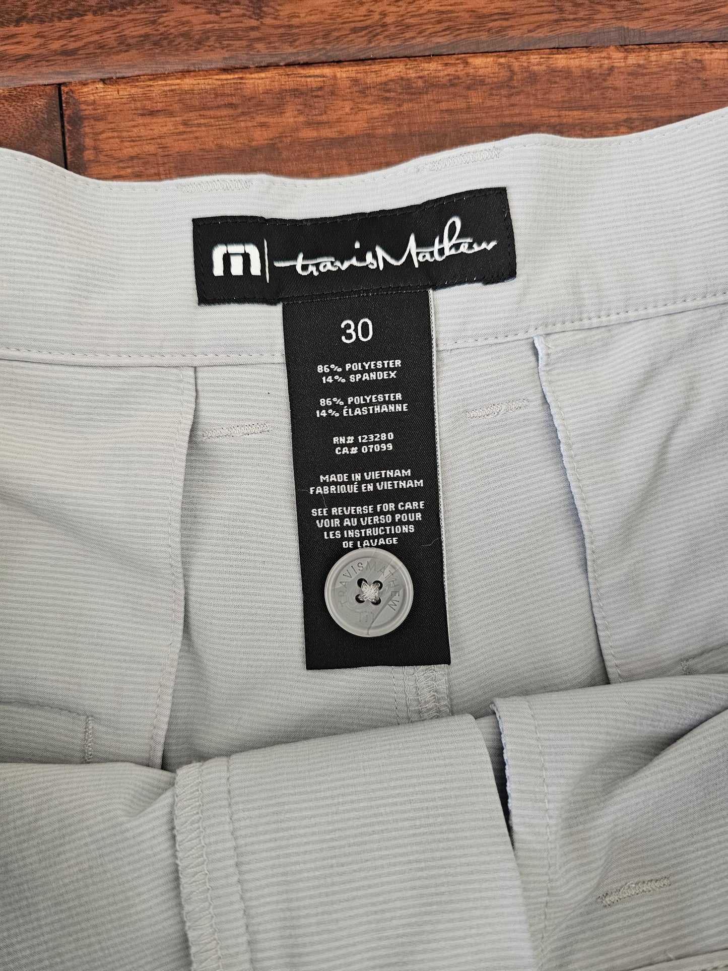 Travis Mathew light gray shorts mens size 30