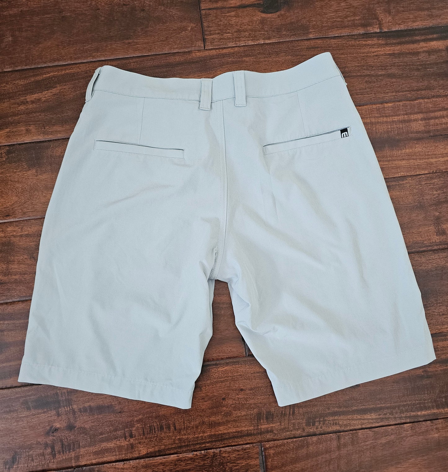 Travis Mathew light gray shorts mens size 30