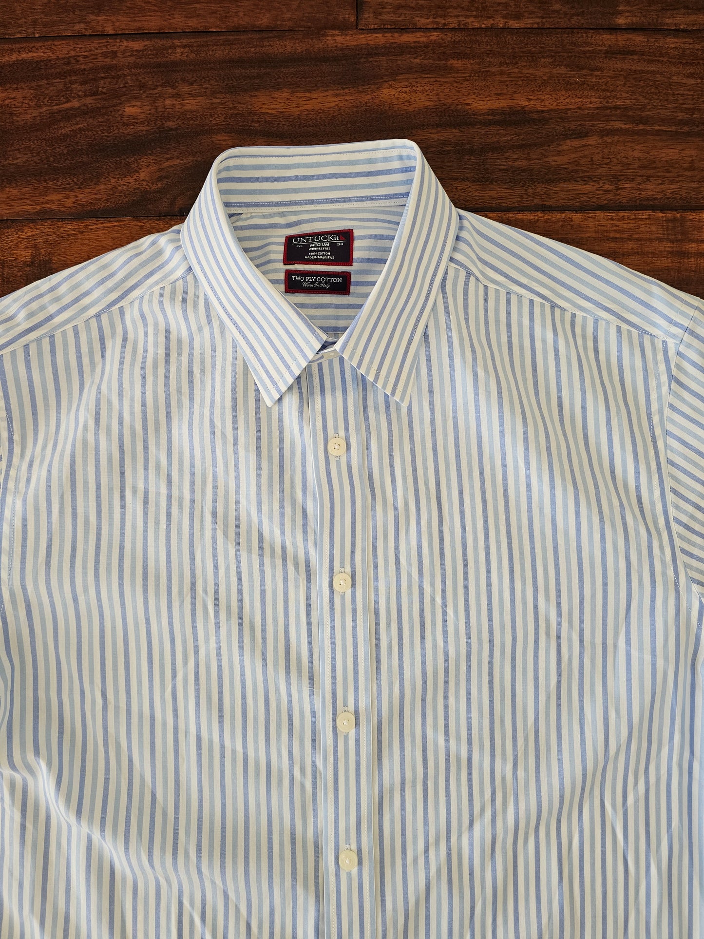 Untuckit blue stripe shirt mens size M