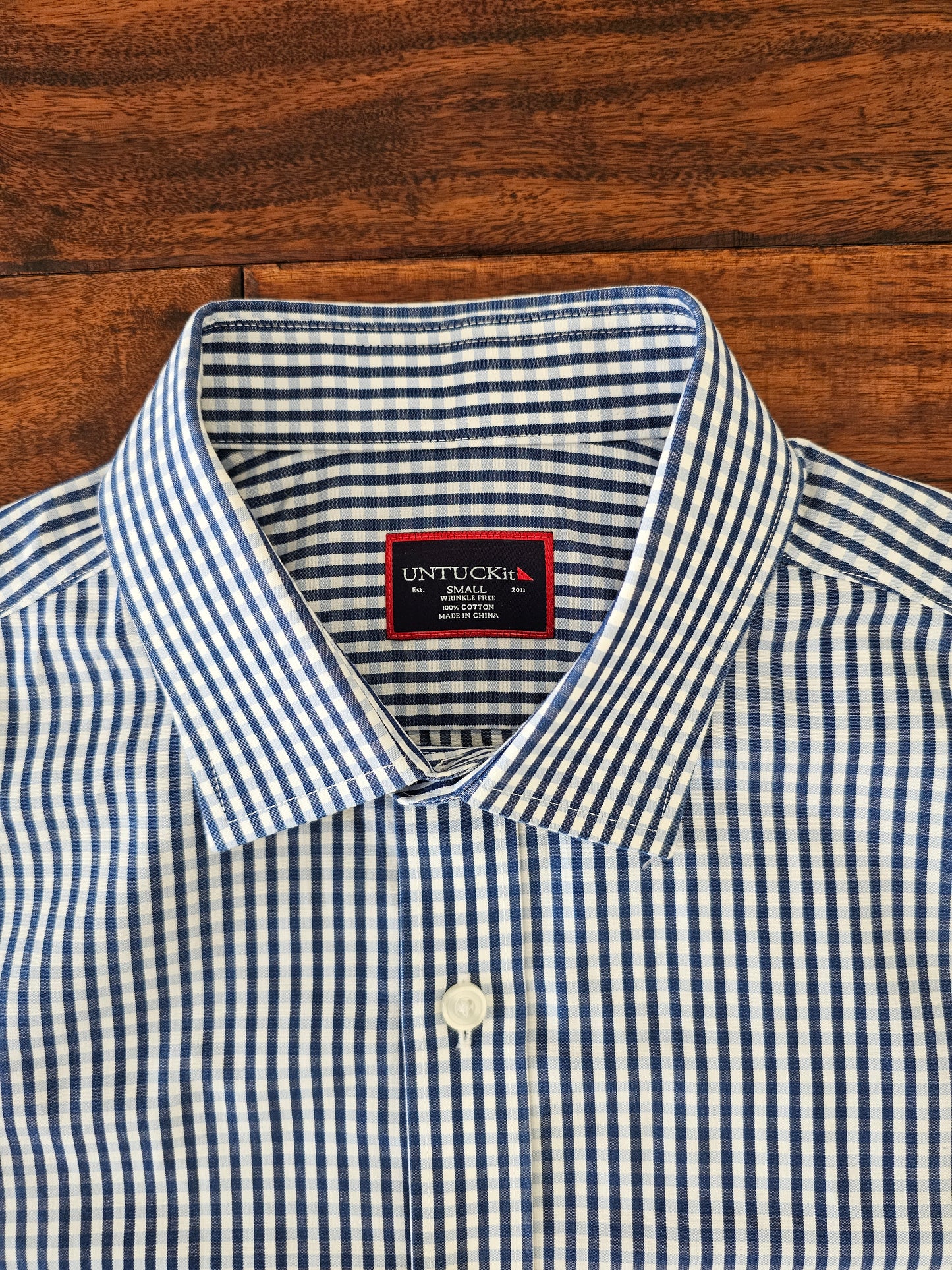 Untuckit blue short sleeve shirt mens size S